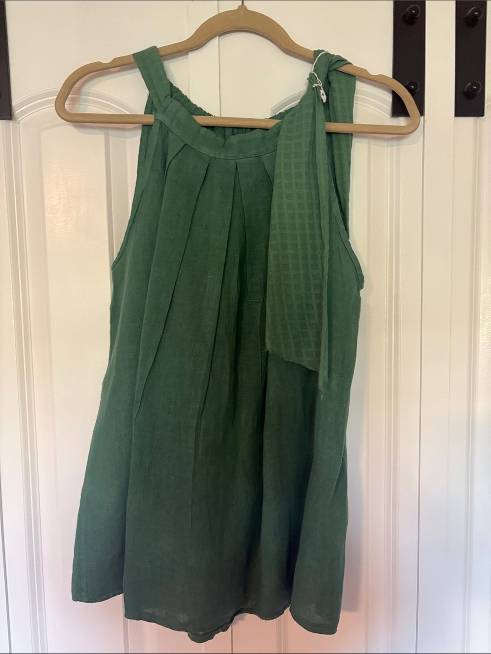 Green Sleeveless Tie-Neck Women's Top